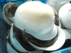 ABS and HDPE material Durable light weight working bump cap safety halmet in automotive filed